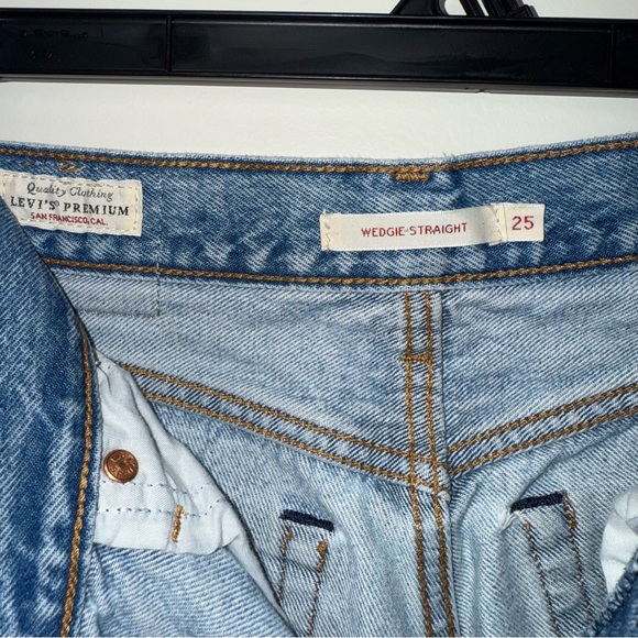 Distressed Blue Jeans - Picture 4 of 7